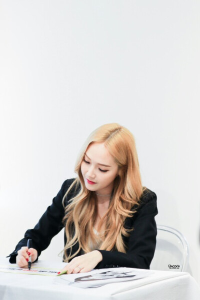 郑秀妍 Jessica 毛毛 图片来源于微博 详见图片水印