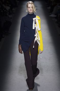 Jacquemus Fall 2016 Ready-to-Wear Fashion Show - Sunniva Vaatevik