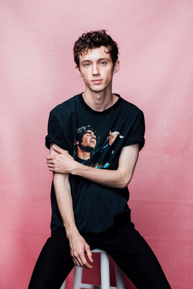 #Troye Sivan# 戳爷为TMRW杂志和Buzzfeed拍摄写真（来自微博TroyeSivanLatest）