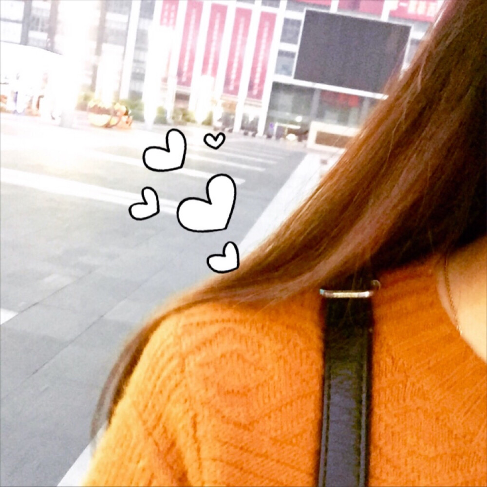 没有风的日子，云是雨的守望；没有梦的日子，等待会荒废时光。