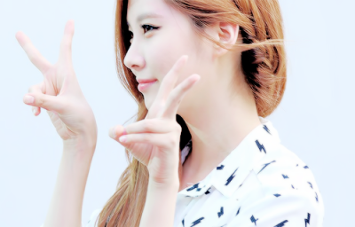 徐珠贤（Seohyun）本名徐朱玄，1991年6月28日出生于韩国首尔，韩国女歌手、演员、主持人，女子演唱团体少女时代成员之一。
