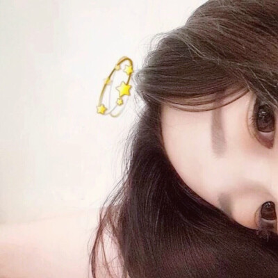 没有风的日子，云是雨的守望；没有梦的日子，等待会荒废时光。