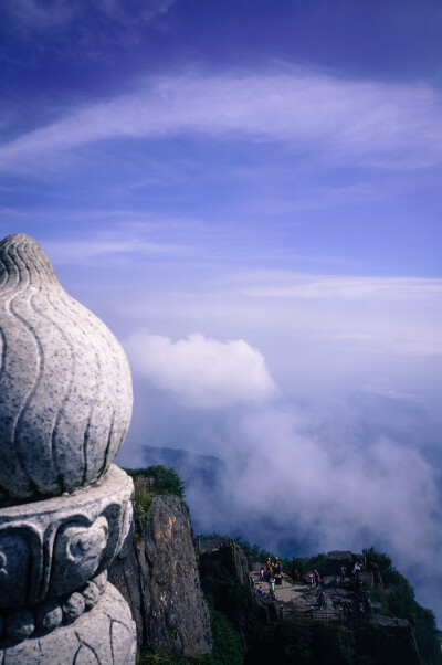 峨眉山·金顶