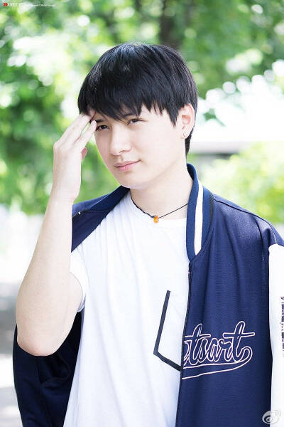 KristPerawat 泰剧一年生 暖暖 阿日学长 Arthit 王慧侦
cr.twitter