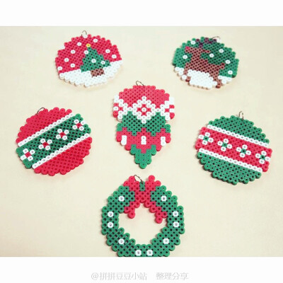 圣诞节 拼拼豆豆 圣诞彩球作品
每个装饰球都能装一个愿望吧！各种样式球球
拼豆小站 专注分享 - 拼豆图纸 拼豆材料包 拼豆成品