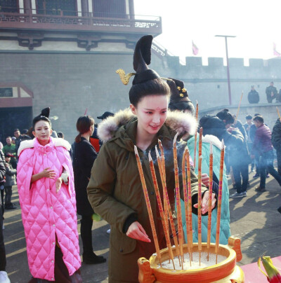 金晨 萌妃驾到 饰步萌 路透