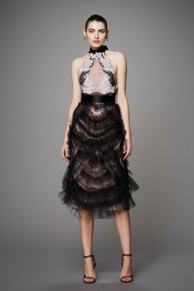 英国时尚品牌 Marchesa 2017早秋系列LookBook 本季系列的灵感源自俄罗斯国宝级文物“Fabergé egg（法贝勒彩蛋）”，设计师用其最为擅长的手笔：薄纱、刺绣、华丽珠宝、繁盛花朵点缀……Marchesa的仙裙，永远都是梦幻…