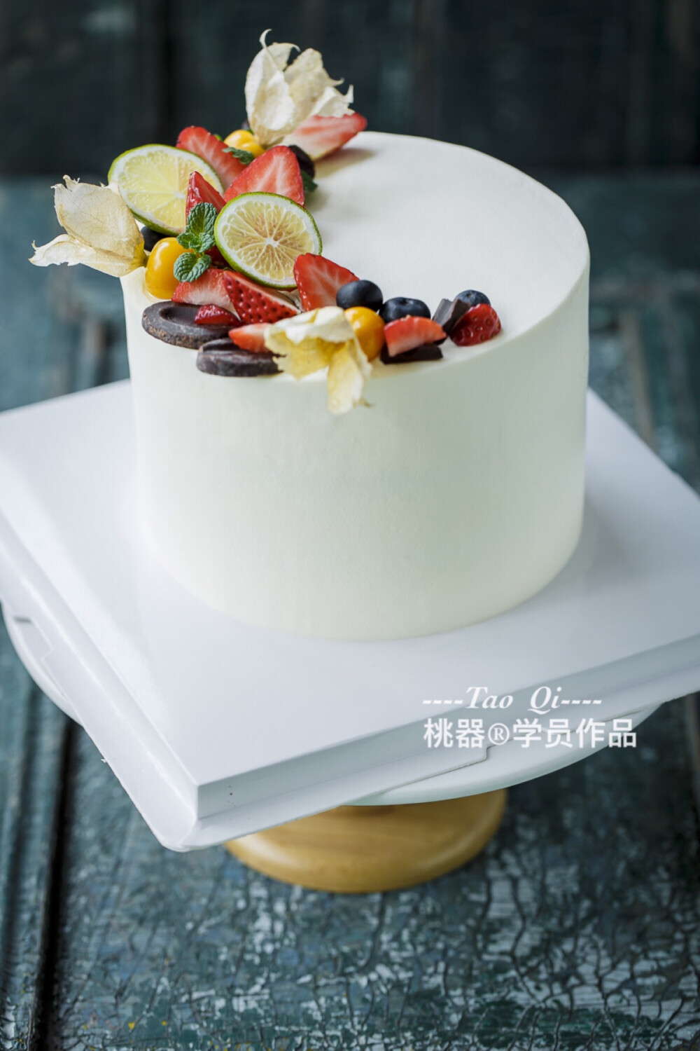 奶油蛋糕装饰综合课。学员作品。