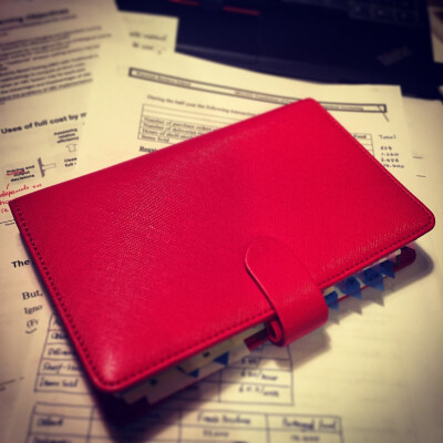 我的第一本手账 filofax Saffino，A6内页，颜色poppy red 作为日程本随身携带