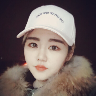 短发到戴帽子像没有头发