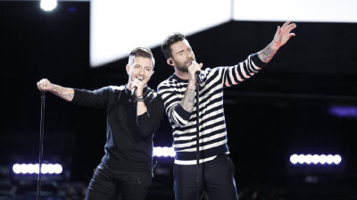 The Voice s11 Biily Gilman & Adam Levine