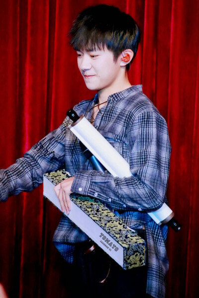 #易烊千玺 #TFBOYS 湖南师大附中艺术节 高清 帅