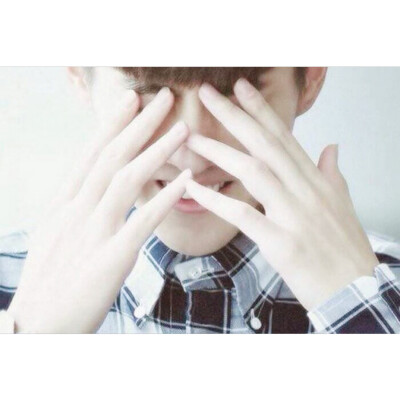 没有风的日子，云是雨的守望；没有梦的日子，等待会荒废时光。