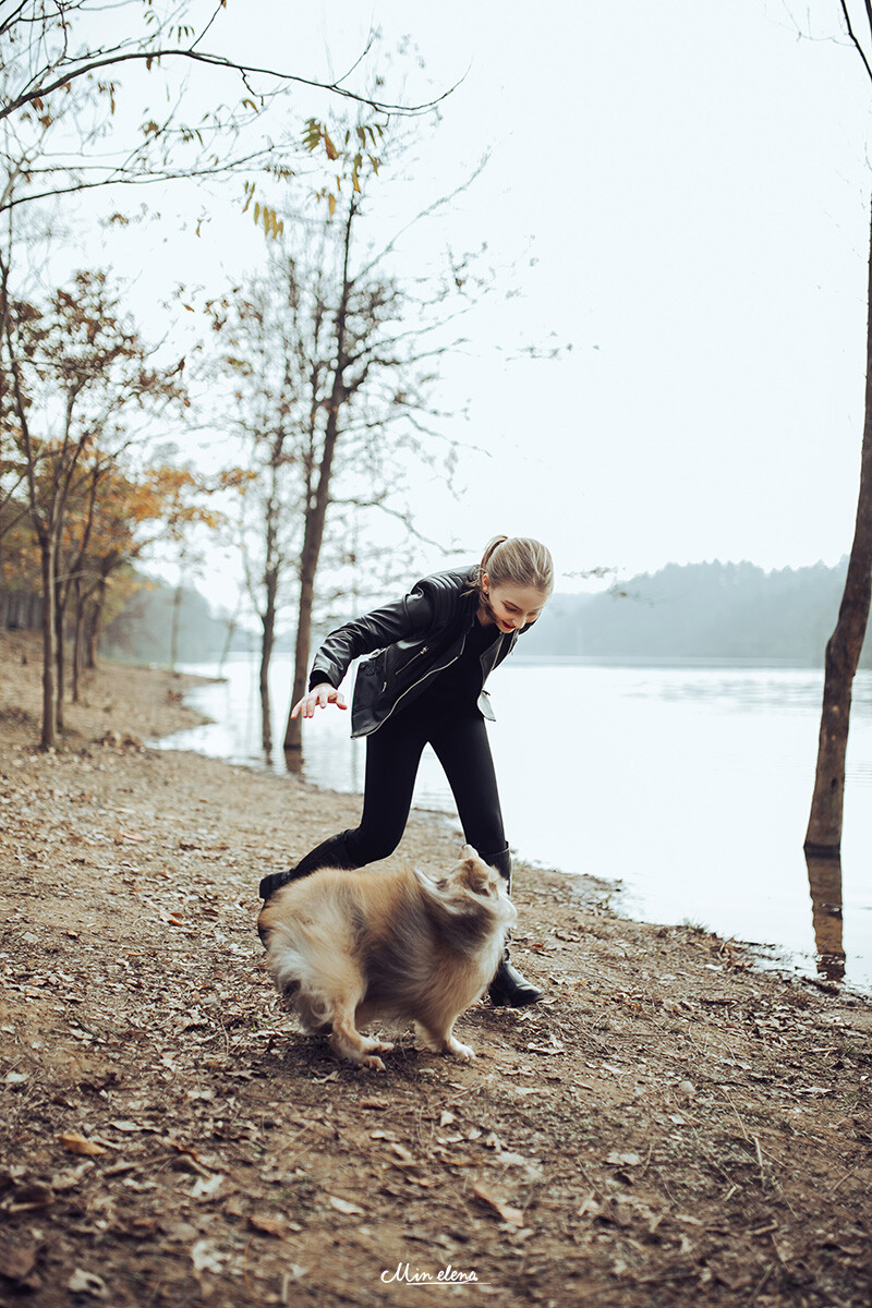 Eugenia said: "Fai is my soulmate."
photographer:me
model:Eugenia&Fai（dog）
make up:yoyo