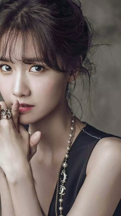 林允儿锁屏壁纸