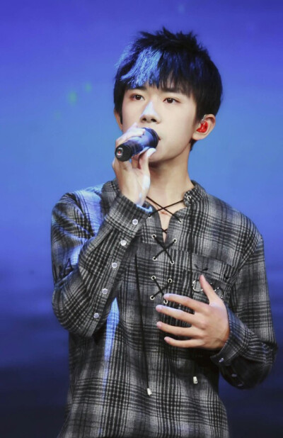 #易烊千玺 #TFBOYS 湖南师大附中艺术节 高清 帅