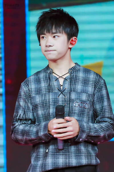 #易烊千玺 #TFBOYS 湖南师大附中艺术节 高清 帅