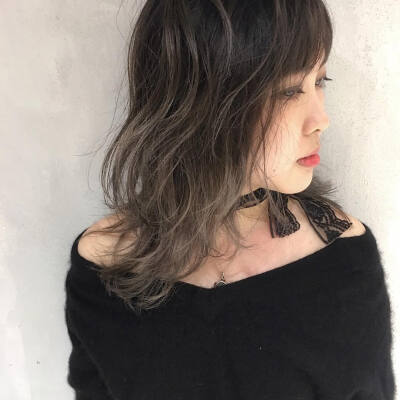 【微博：@hair_makeup】扎发|编发|教学|教程|图解|短发|长发|刘海|丸子头|森女|新娘|韩式|日系|发型|鱼尾辫|蜈蚣辫|瀑布辫|法式|染发|卷发|烫发|头像|非主流|时尚|搭配|潮牌