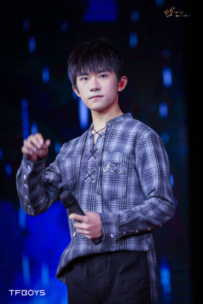 #易烊千玺 #TFBOYS 湖南师大附中艺术节 高清 帅