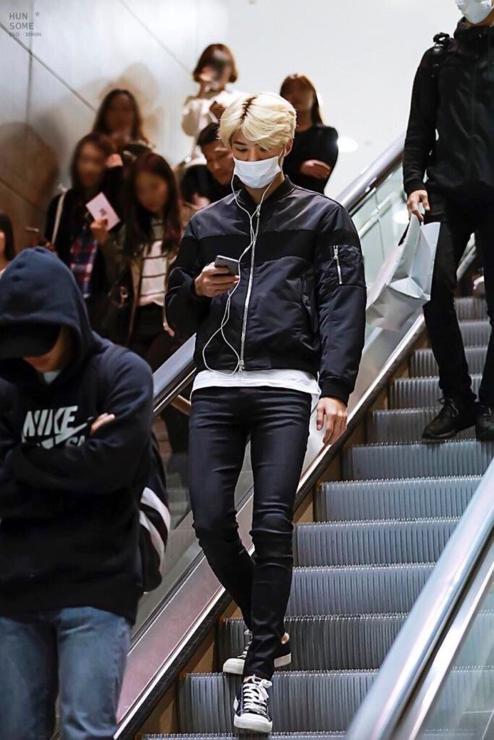 吴世勋机场 私服 SEHUN