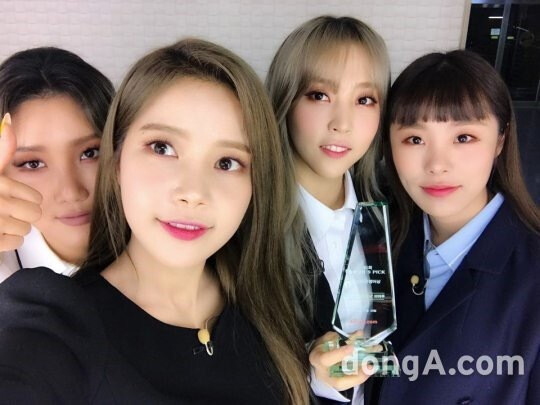 MAMAMOO 마마무 玟星 文星伊 金容仙 Solar 颂乐 郑辉人 华莎 安慧真