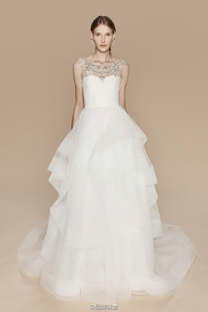 Marchesa Notte Bridal Fall 2017｜Marchesa的副线Marchesa Notte的首个婚纱系列~ 柔美、浪漫又带有些许华丽，美极了