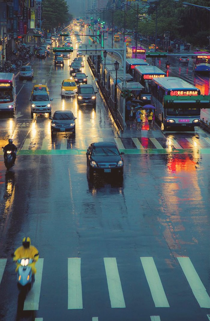 下过雨的街