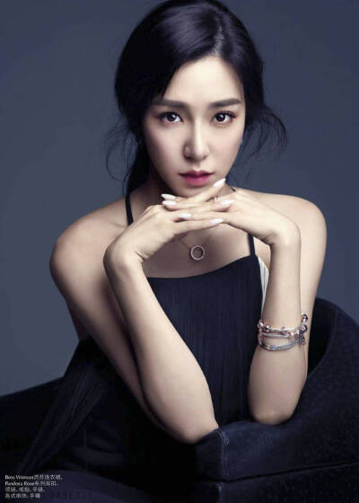 |黄美英|tiffany 少女时代 [NU YOU女友]新加坡杂志 1月刊
壁纸