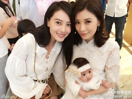 亲妈干妈+咘咘 美美哒