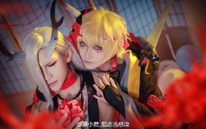 【COS正片】#阴阳师# #一目连# #般若# #阴阳师手游# 【般若@漠小然_励志当总攻 | 一目连@北齐后主_励志做总受 】【PHX THX@土狼摄影 】【STAFF@枣糕-下野病弃疗 @八字纹TAT 】这套两个人花了很多心思准备~服装道具包括彼岸花都是自己亲手制作的XD虽然累但是体会到了自己动手的乐趣23333光准备服...展开全文c