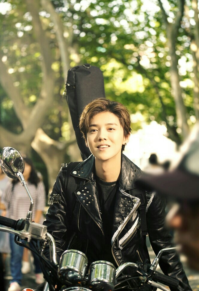 鹿晗luhan电影摆渡人马力