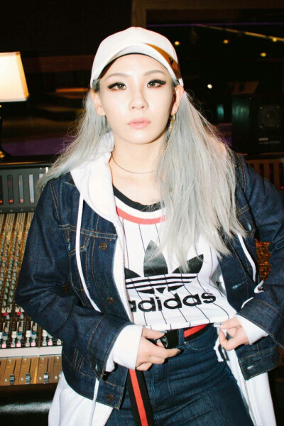 CL 2ne1 Adidas