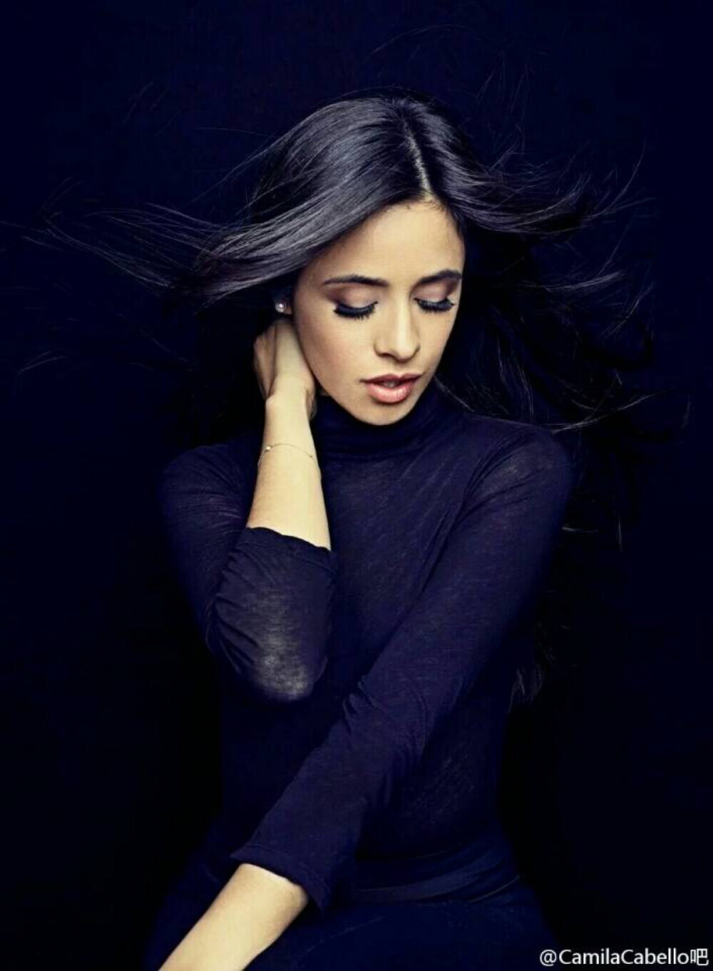 Camila Cabello，美国女子组合五美（FifthHarmony)前成员，出生于1997年，歌手。