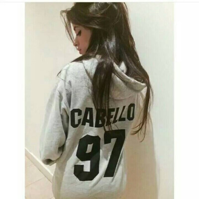 Camila Cabello，美国女子组合五美（FifthHarmony)前成员，出生于1997年，歌手。