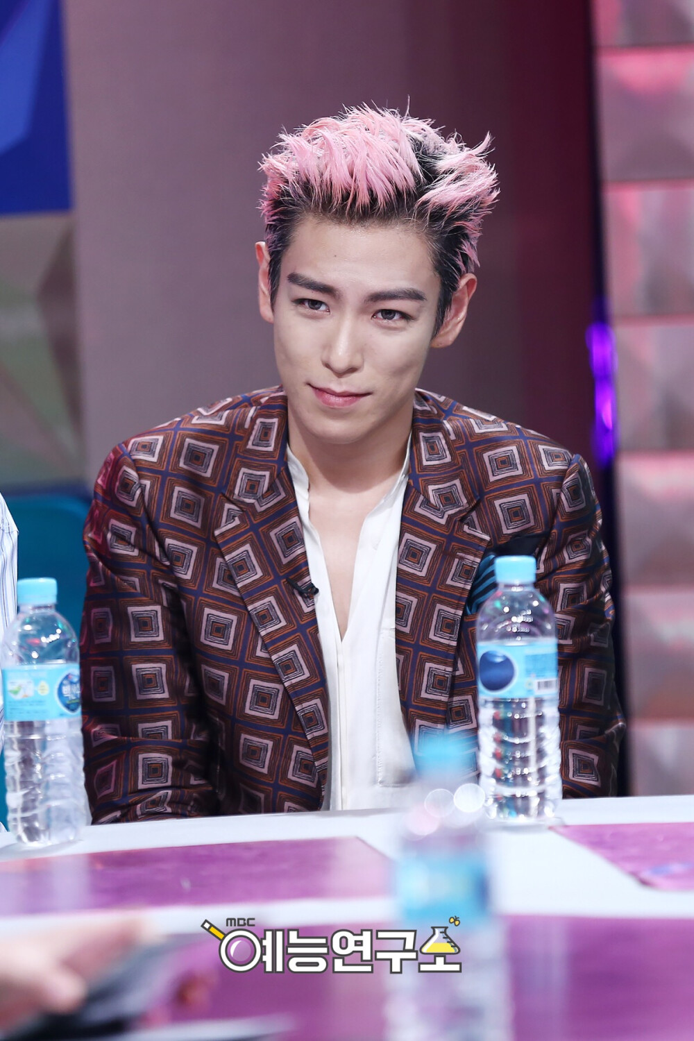 【RADIO STAR】#BIGBANG# @BIGBANG_ASIA X Radio Star 官方推特更新. 爱豆TV：tv.idol001.com/idoltv-mbc.html T.O.P 崔胜铉 TOP 粉毛塔普 我的鬼神大人 老崔 崔艺术家 明星壁纸 手机高清壁纸