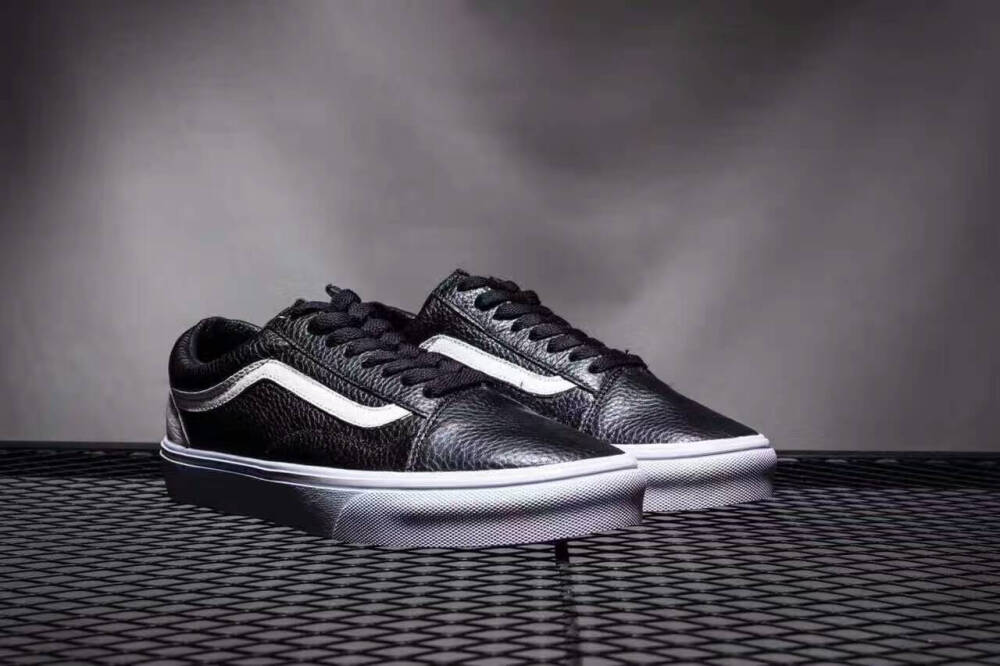 【Vans 】专柜同步 OLD SKOOL VN0A31Z9LAP
尺码 ：36 36.5 37 38 38.5 39 40 40.5 41 42 42.5 43 44
325