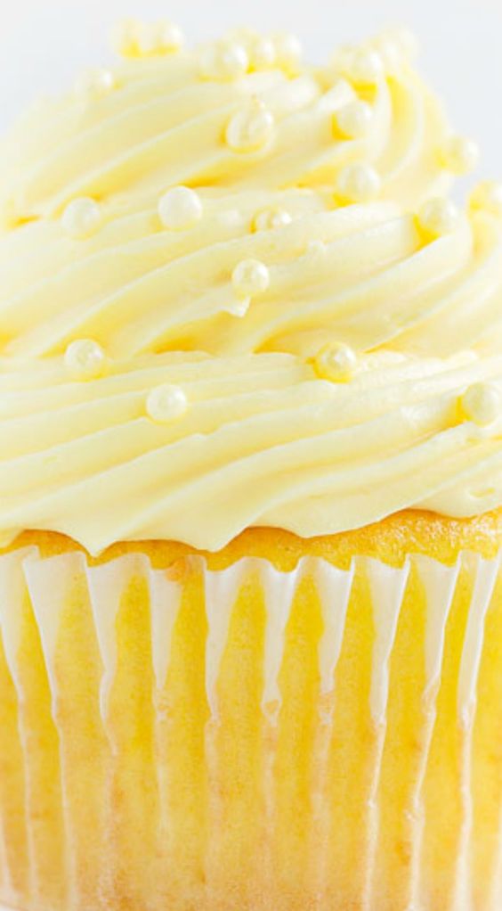 Lemon Cupcakes with Lemon Buttercream