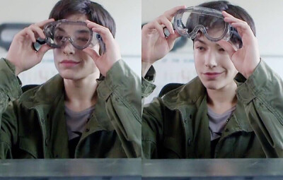 Ezra miller#这邪魅的一笑