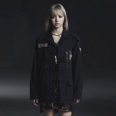 BLACKPINK 粉墨YG新女团 Lisa 