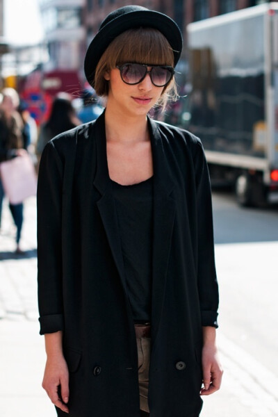 into the proportions of the jacket via thelocals.dk #copenhagen #streetstyle-TM2Nz-图片