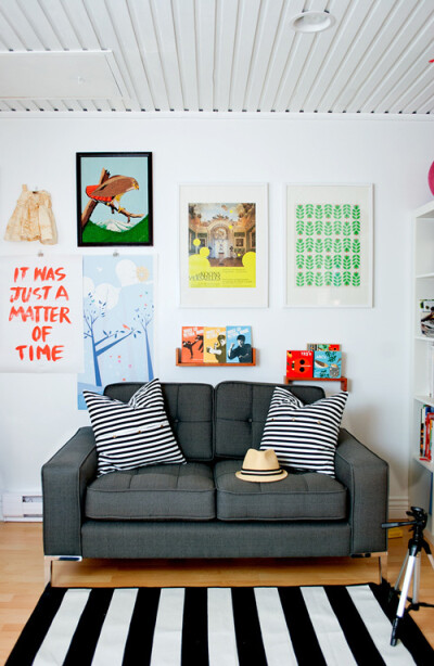 sneak peek: nerissa and peter of the new domestic | Design*Sponge 很像我书房-2NjNm-图片