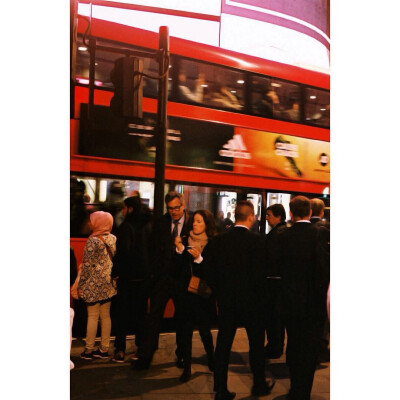 人间失格#头像#壁纸#背景#
by♡Jessicaq