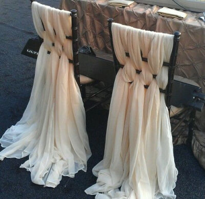 Vintage look chair DIY sashes wow. just gorgeous. #国外婚礼# #婚礼布置#-GEwMj-图片