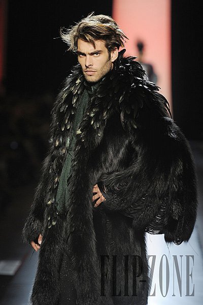 Jean Paul Gaultier Fall-winter 2011-2012 - Menswear : Jean Paul Gaultier – 18 photos - the complete collection-DE3Nm-图片