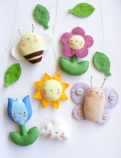 PDF pattern - Spring baby crib mobile ornaments. Tulip, daisy, sun, cloud, bee and butterfly. Felt spring ornaments, easy sewing pattern-DNhYj-图片