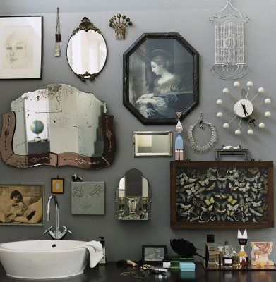 Bathroom Gallery: Bathrooms deserve an art wall, too. Inspiration courtesy of Lovely Clusters on Tumblr-GFhZD-图片