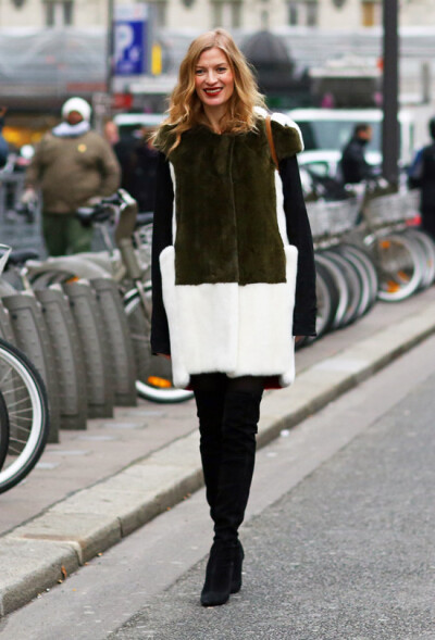 Green and White Fur Coat-DA4Ym-图片