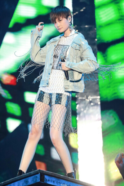 李宇春2016野蛮生长巡回演唱会重庆站