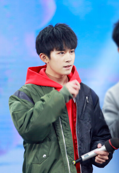 @JacksonYi_千骑士团 易烊千玺 yyqx 1128