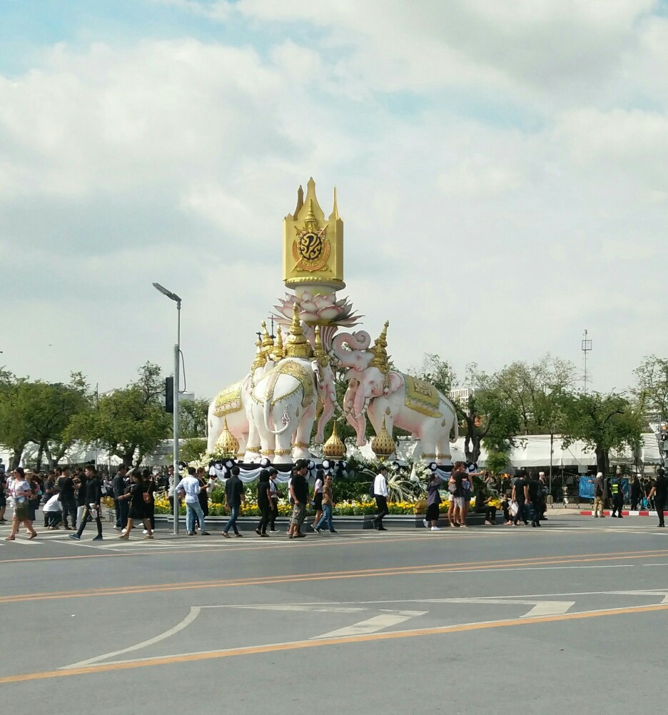 大皇宫门口大象雕塑